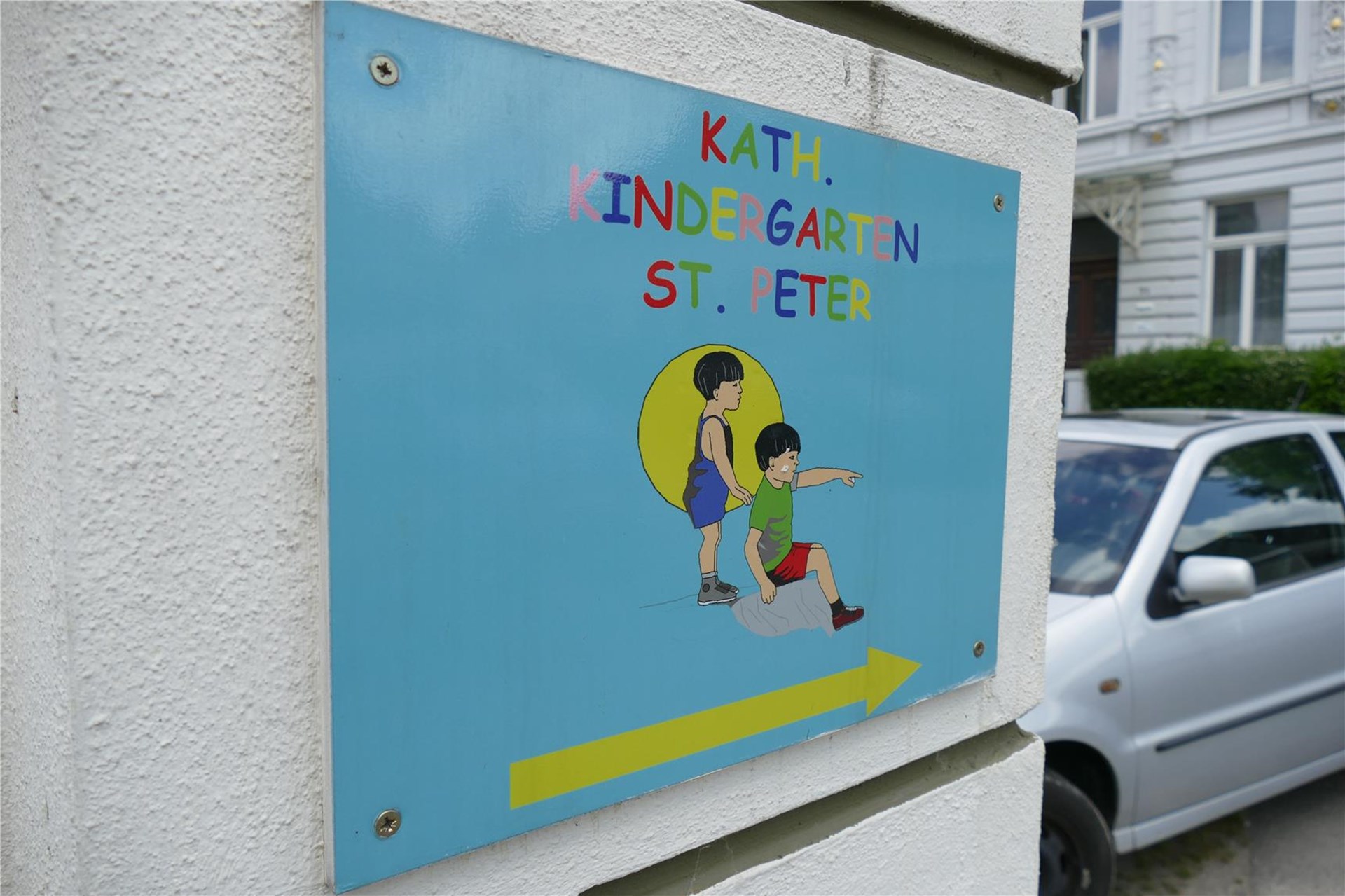 Schild an einer Kita
