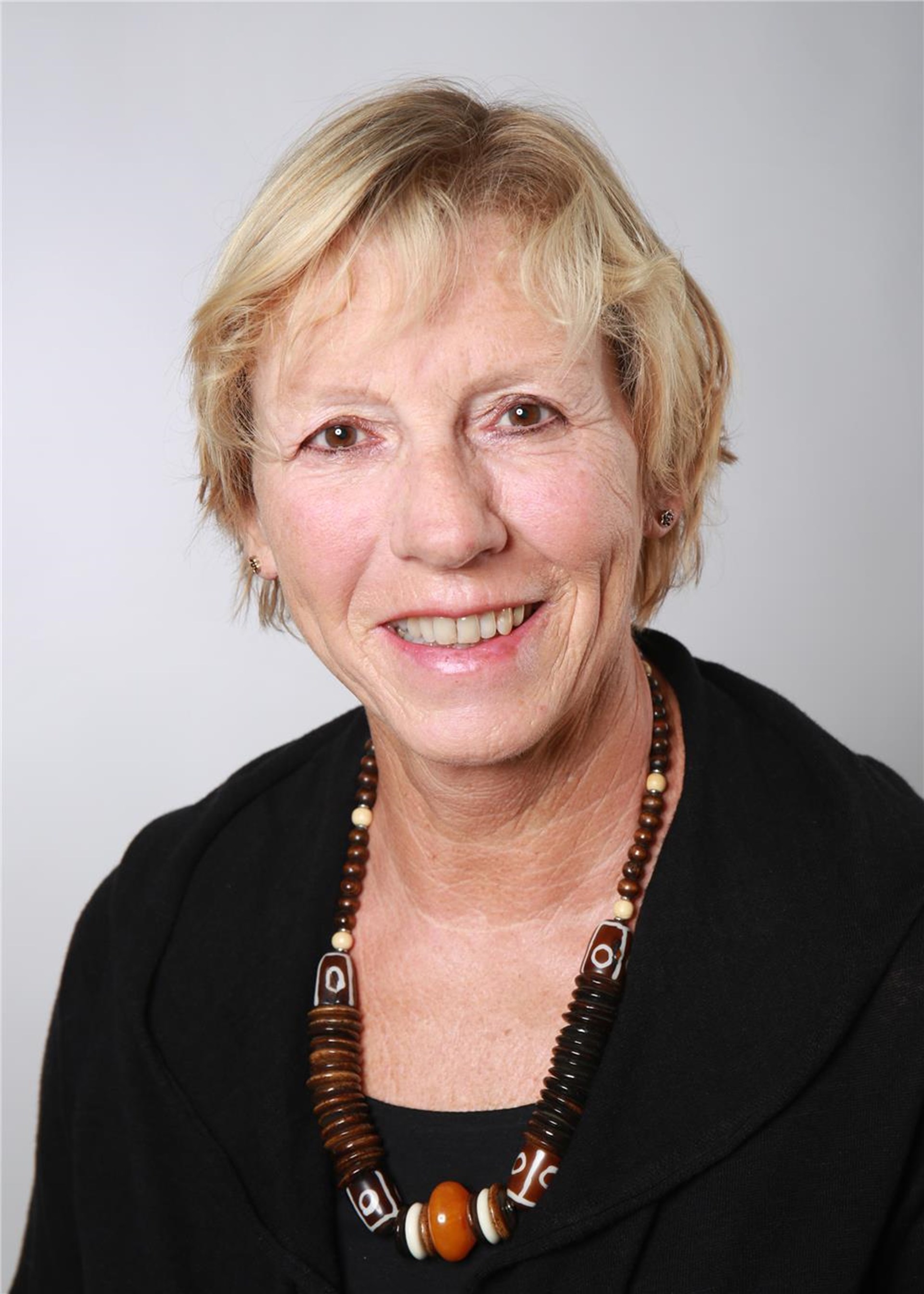 Weiring, Ursula