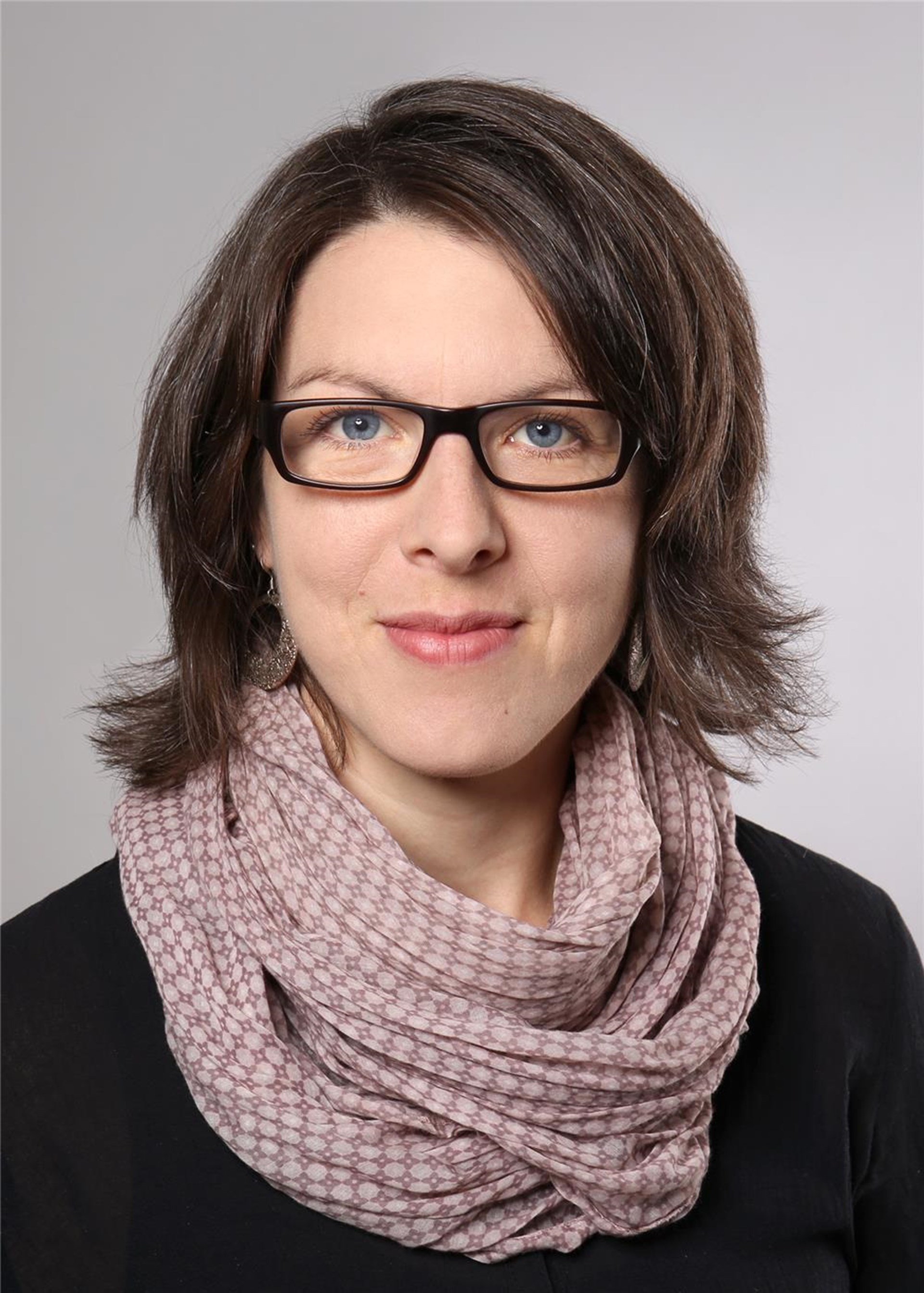 Dr. Julia Breuer-Nyhsen